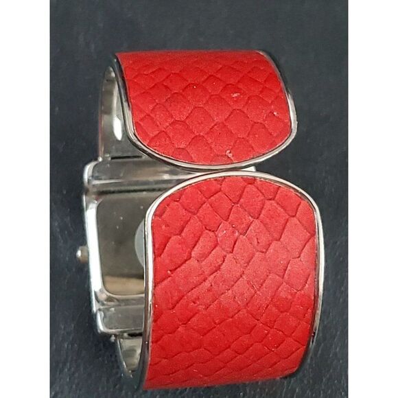 HUGO Quartz Red Y2k Big Statement Square Stainless Steel Cuff Ladies Watch - Picture 6 of 8